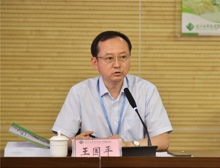 国家卫健委脑防委专家组到临床医学院(附属医院)高级卒中中心进行现场